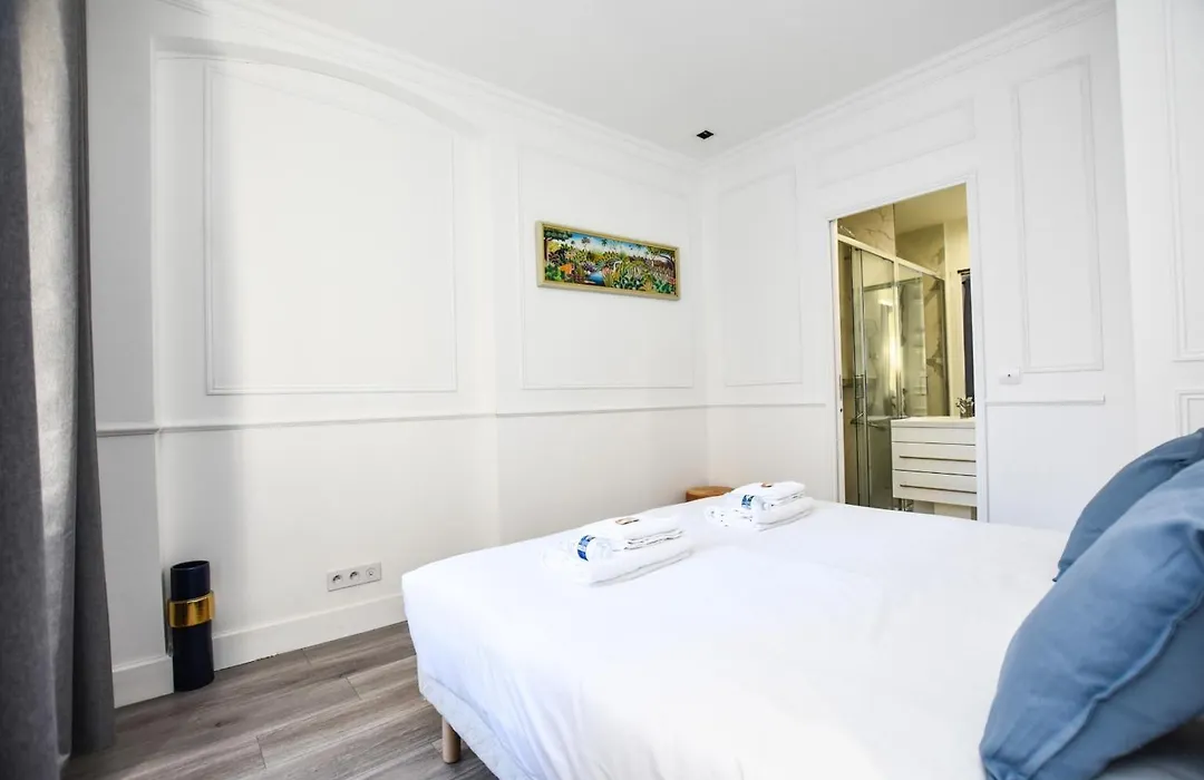 Cozy Apartment - 2Br-7P- Opera House-1